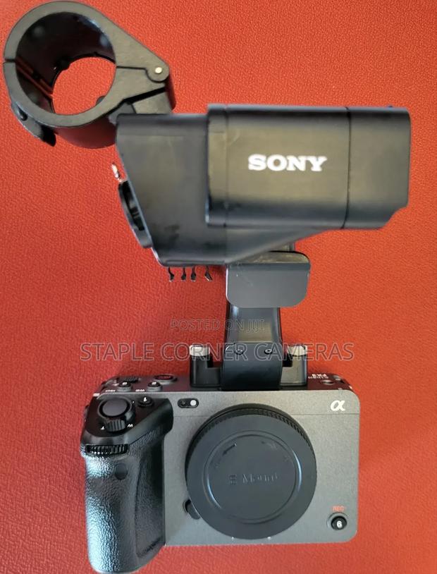 Sony Alpha Fx3 12mp Cinema Line Camera Body Xlr Handle 4k