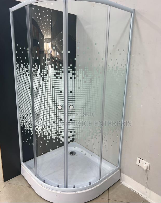 Walk in Shower Cubicle · Photo 3