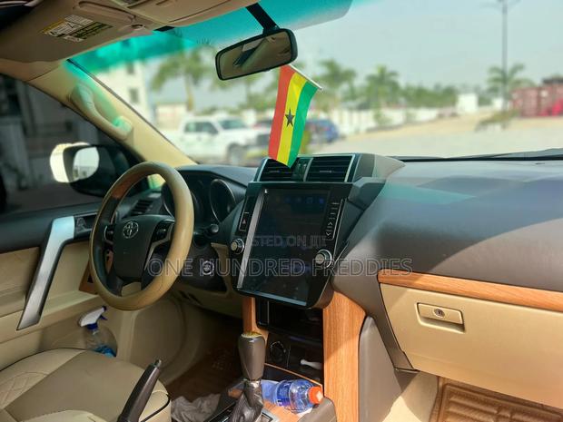 Toyota Land Cruiser Prado 3.0 D-4D (190 Hp) 7 seats 2016 Silver