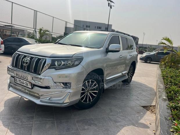 Toyota Land Cruiser Prado 3.0 D-4D (190 Hp) 7 seats 2016 Silver
