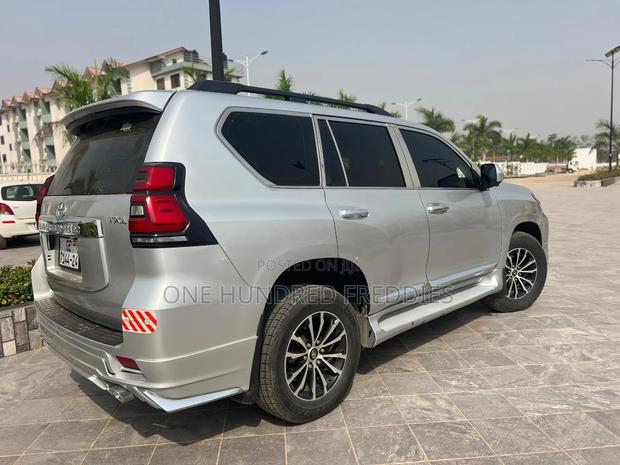 Toyota Land Cruiser Prado 3.0 D-4D (190 Hp) 7 seats 2016 Silver