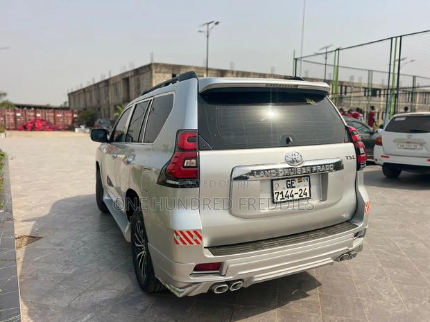 Toyota Land Cruiser Prado 3.0 D-4D (190 Hp) 7 seats 2016 Silver