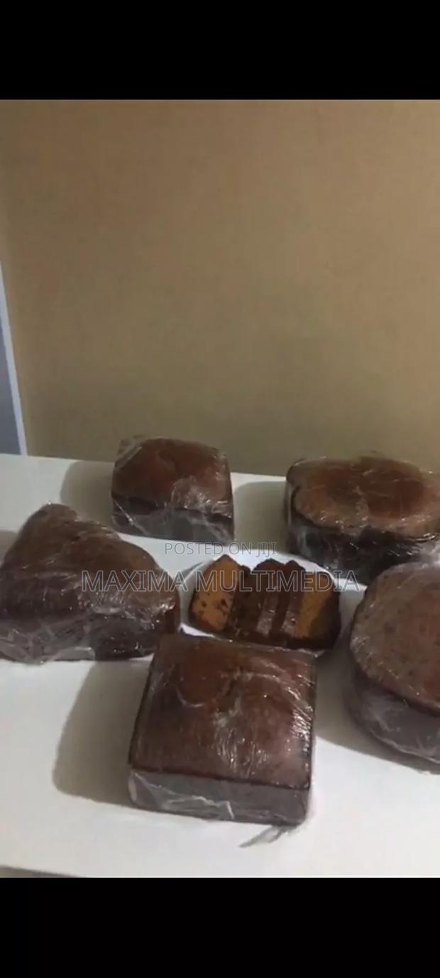Order Your Rich Fruit And Caramelized Cake