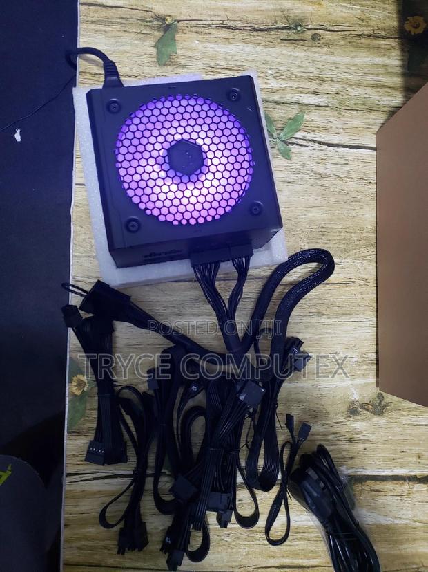 750 Watt Power Supply Unit · Photo 2