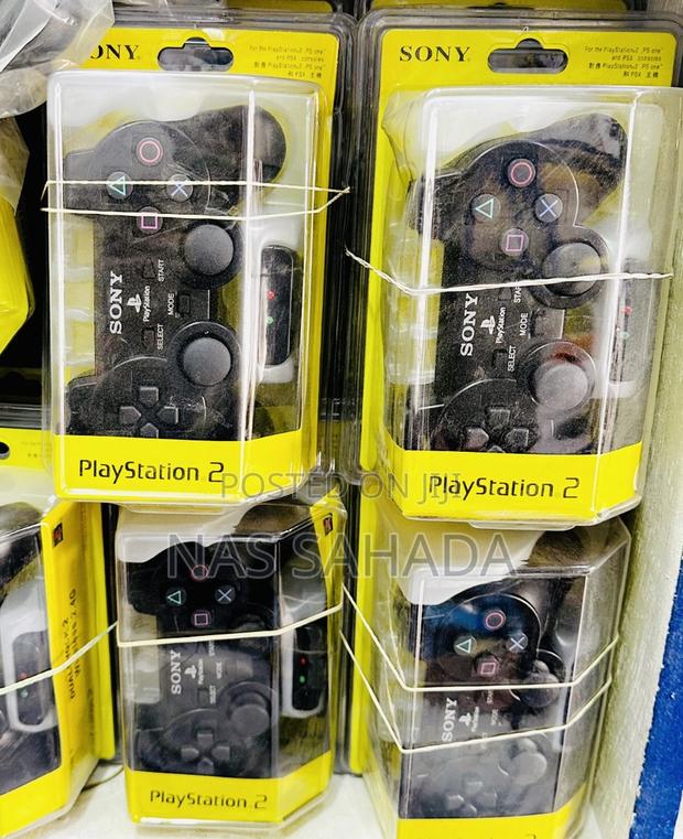 Ps 2 Wired Game Pad · Photo 2