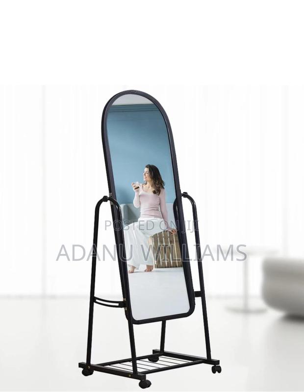 Luxurious Movable Adjustable Dressing Mirror · Photo 3