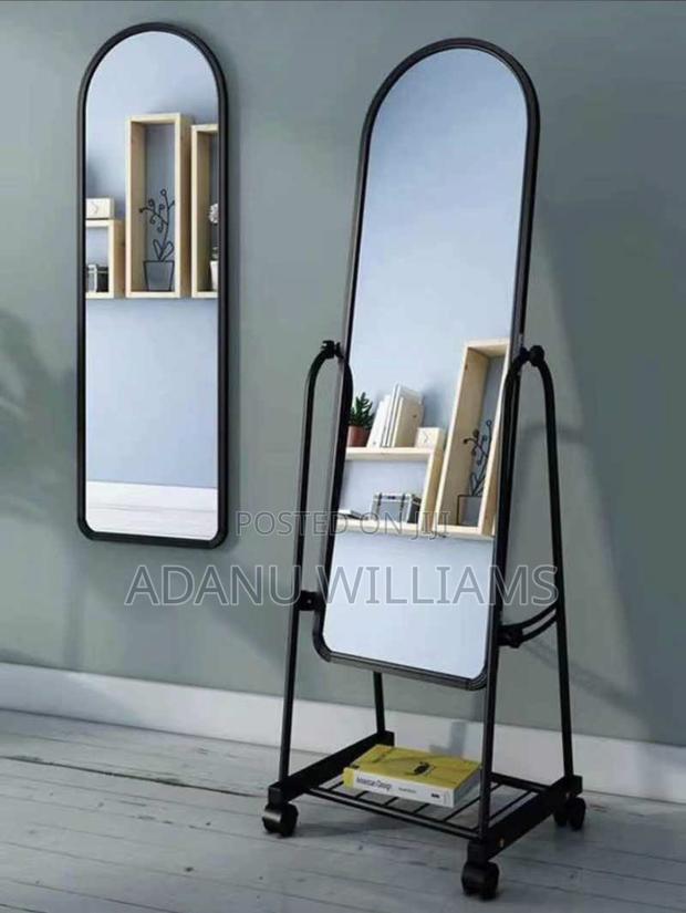 Luxurious Movable Adjustable Dressing Mirror · Photo 4
