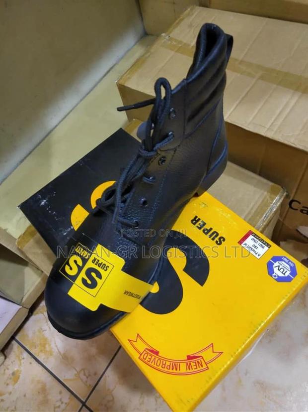 Super Safety Boot · Photo 2
