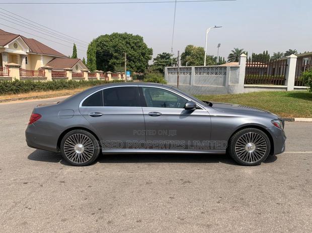 Mercedes-Benz E300 2018 Silver