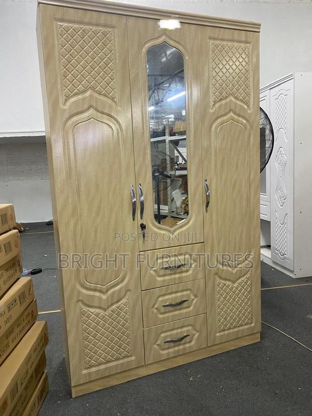 Foreign 3doors Wardrobe With Mirror and Drowners · Photo 2