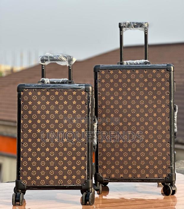 Luxury Traveling Suitcase Set · Photo 3