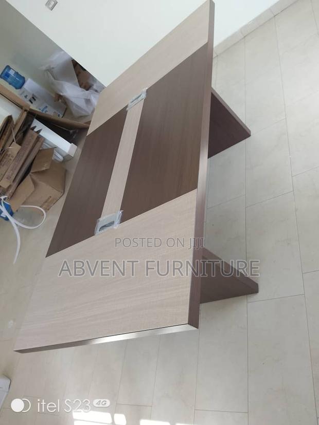 Luxury Conference Table · Photo 2