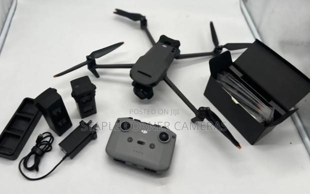 DJI Mavic 3 Fly More Combo photo 2