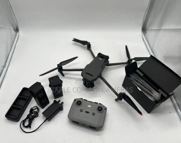 DJI Mavic 3 Fly More Combo photo 5