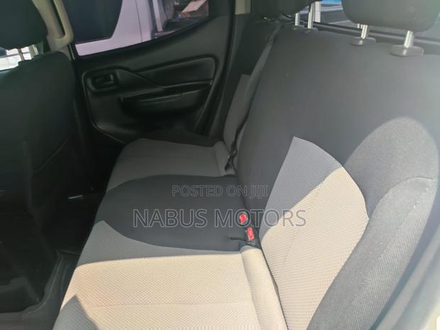 Mitsubishi L200 2021 White