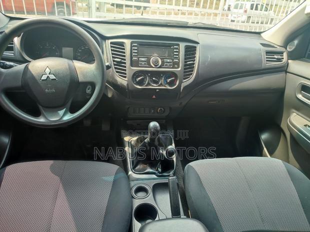 Mitsubishi L200 2021 White