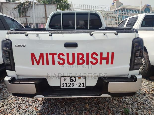 Mitsubishi L200 2021 White