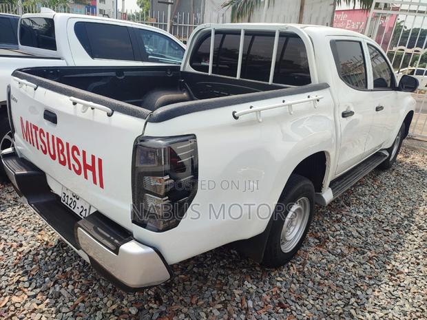 Mitsubishi L200 2021 White