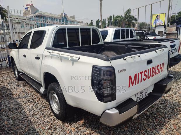 Mitsubishi L200 2021 White