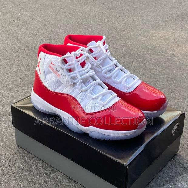 Air Jordan Retro 11 Cherry White/Red · Photo 4