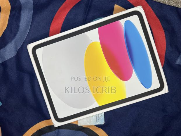 New Apple iPad 10.2 (2020) Wi-Fi 64 GB Silver photo 2