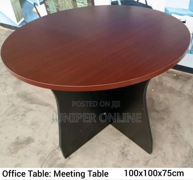 Conference Table/ Meeting Table Round · Photo 2