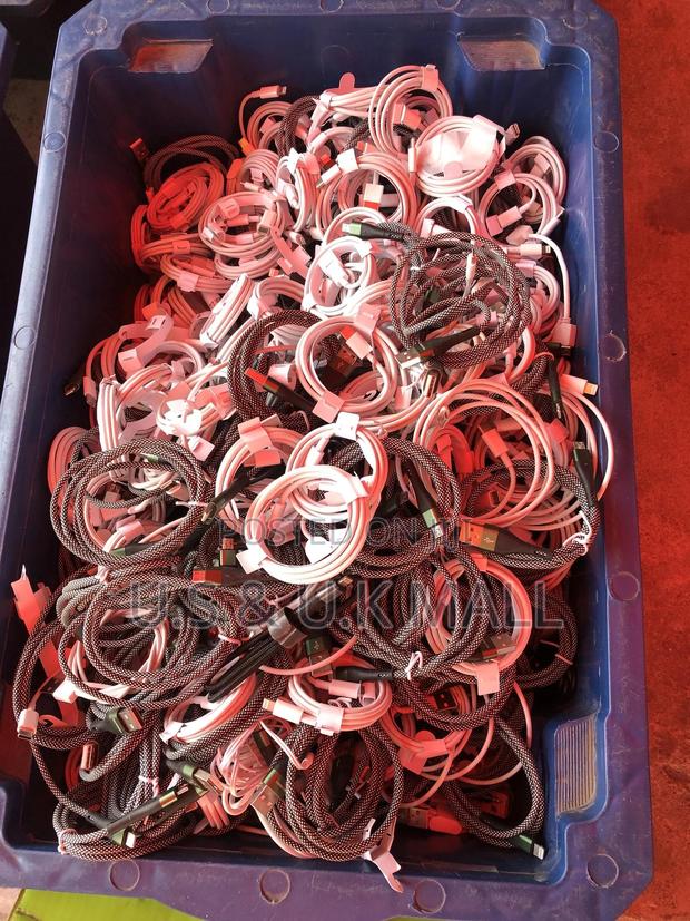 Original Charger Cables With Adapters From America in Stock photo 6