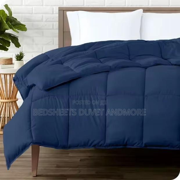 Duvet With 2 Pillow Covers · Photo 2