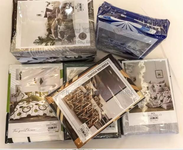 2 Bedsheets and Four Pillow Cases for King Size · Photo 2
