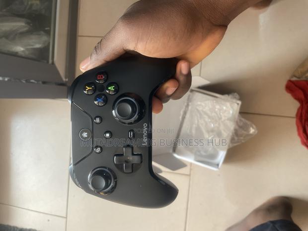 Lenovo Xbox One Controllers photo 6