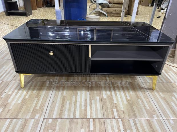 Brand New Center Table With Drawers · Photo 2