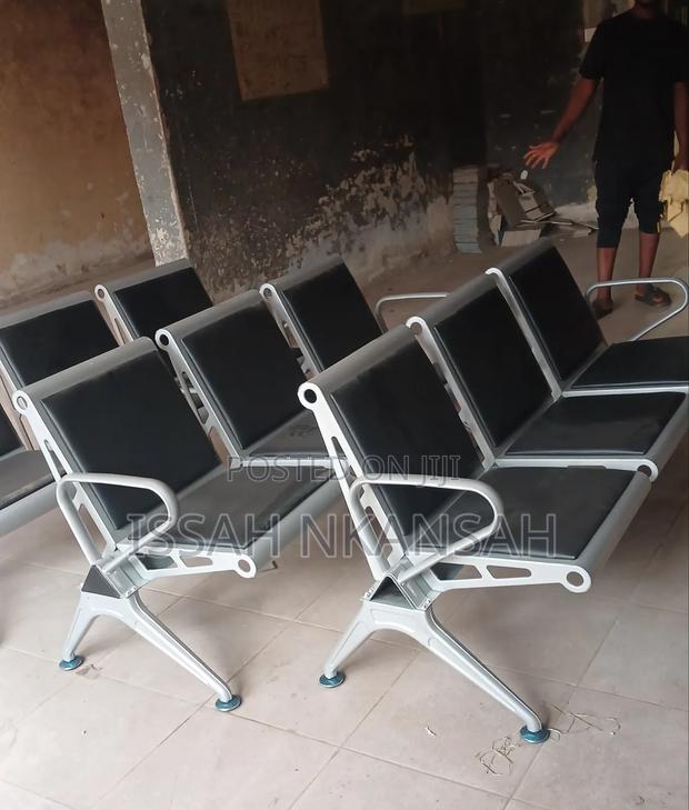 Waiting Chairs · Photo 4