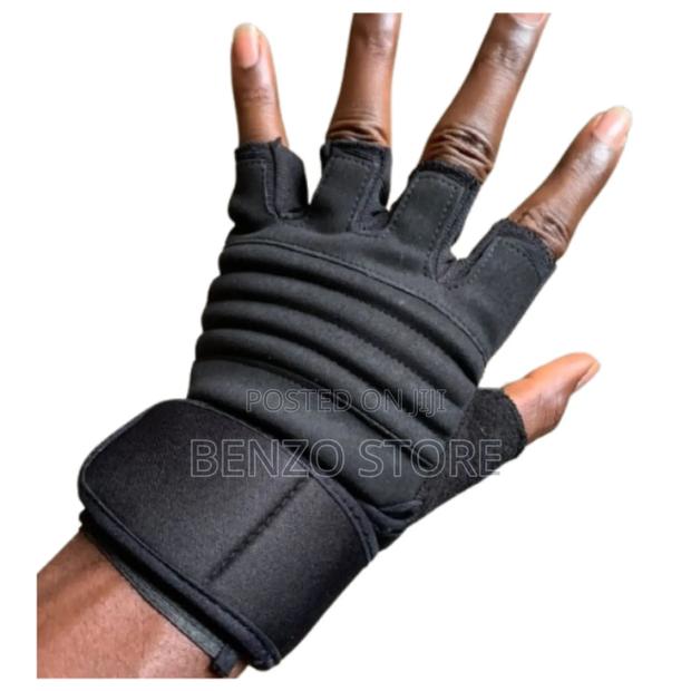 Quality Half Fingers Hand Gloves For Gym And Motor Riding · Photo 4