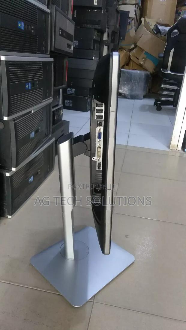 Dell Monitor 19 Inches photo 2