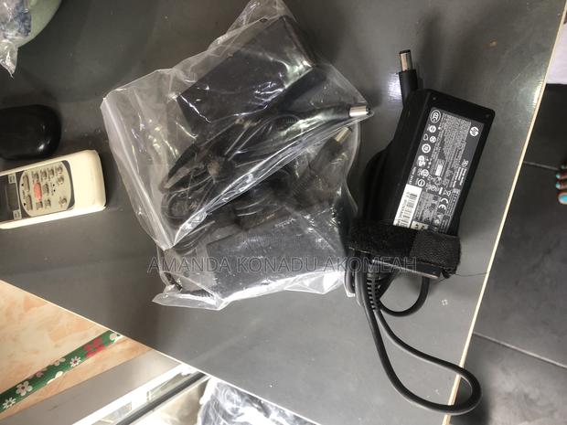 HP Charger photo 4