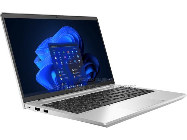 New Laptop HP 250 G8 8GB Intel Core I7 SSD 512GB