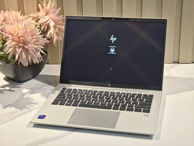 New Laptop HP EliteBook 840 G11 16GB Intel Core Ultra 7 SSD 512GB