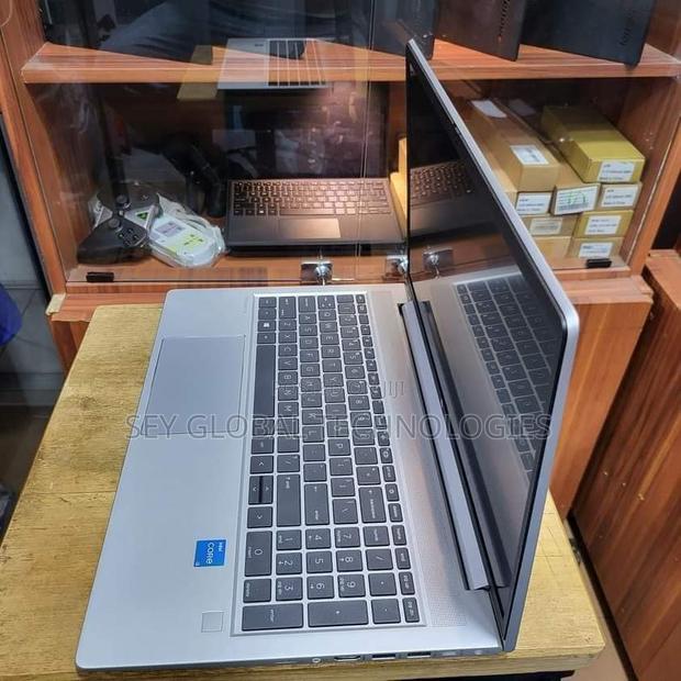 New Laptop HP ProBook 450 G8 8GB Intel Core I7 SSD 512GB photo 3