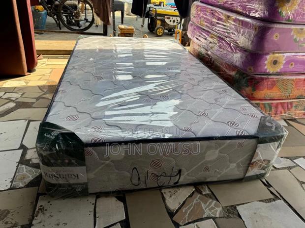 One and Half High Density Mattress for Sale · Photo 2