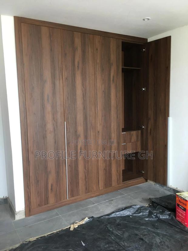 Executive Wall Wardrobe · Photo 3