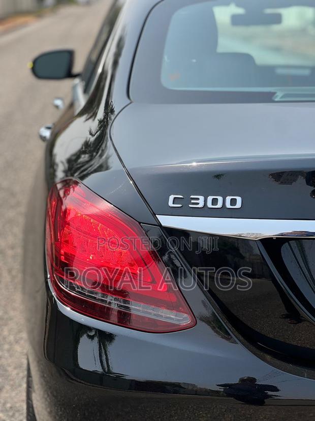 Mercedes-Benz C300 2020 Black photo 5
