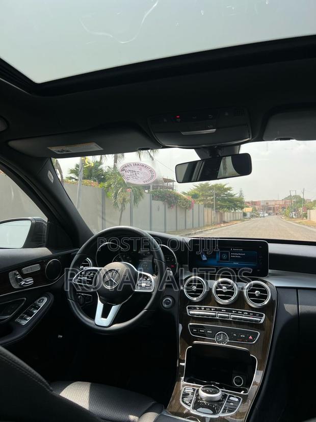 Mercedes-Benz C300 2020 Black photo 6