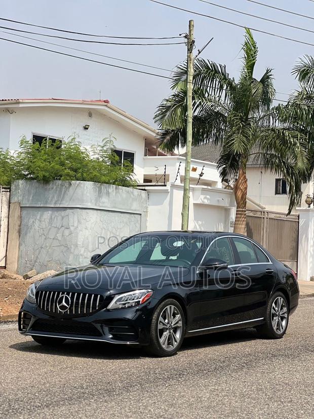 Mercedes-Benz C300 2020 Black photo 2