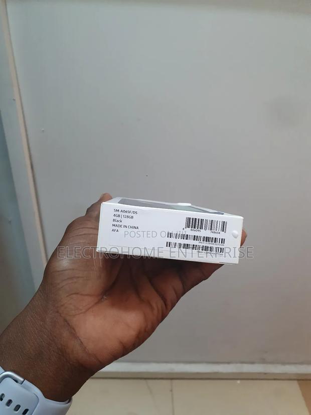 New Samsung Galaxy A06 128 GB Black photo 2