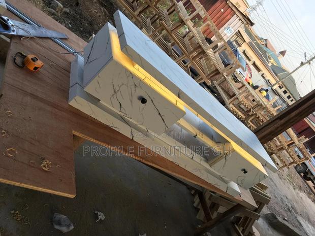 Incredible Led Light Tv Stand · Photo 2