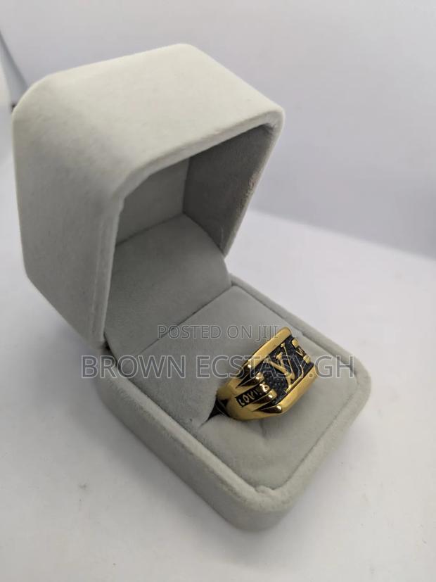 Louis Vuitton Two Toned Ring · Photo 4