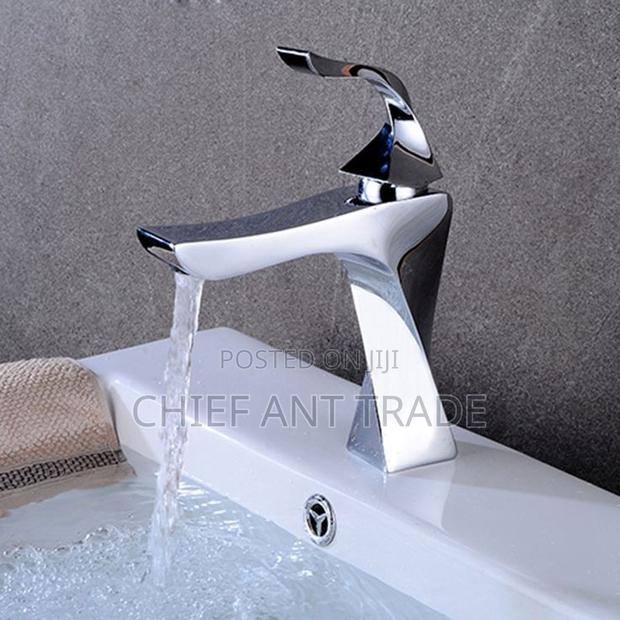 Twist Basin Tap / Faucet. Nw895b · Photo 2