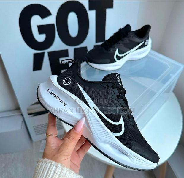 Nike Zoom Trainers Black/White · Photo 3