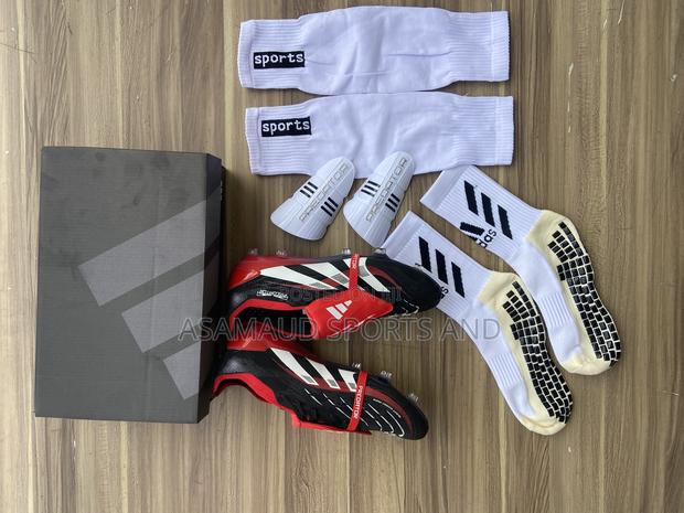 Original Adidas Predator Boot Available · Photo 4
