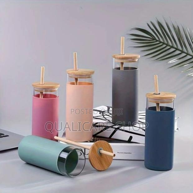 500ml Glass Cup With Bamboo Cover, Straw and Silicon Sleeve · Photo 4